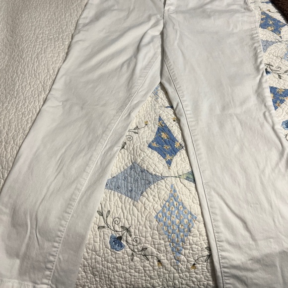 White jeans - Picture 1 of 4